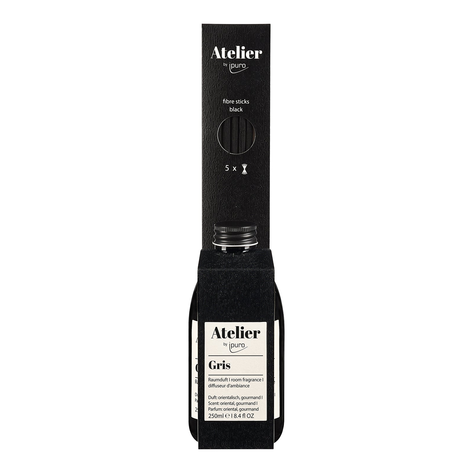 Der ipuro Atelier by ipuro gris Raumduft ist ein schwarzes Diffusor-Set mit Faserstäbchen in minimalistischem Design. Auf dem 250-ml-Etikett steht "Gris Raumduft" und bietet einen beruhigenden Duft mit holzigen Noten und Sandelholznuancen.