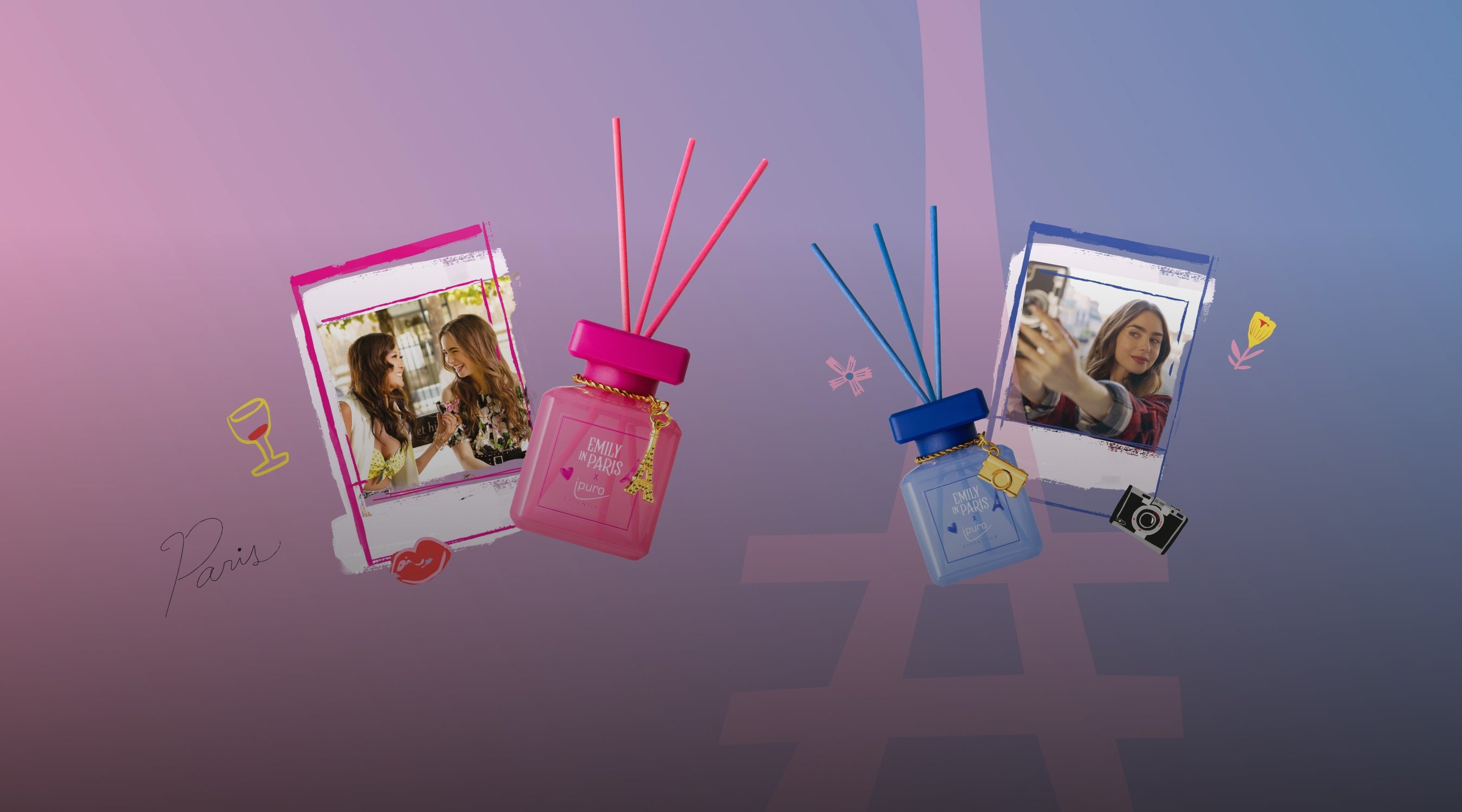 Zwei bunte Parfümflaschen mit Diffusoren stehen über stilisierten Polaroidfotos von lächelnden jungen Frauen. Der Hintergrund besteht aus einem rosa und blauen Farbverlauf, der mit Pariser Motiven wie Weingläsern und dem Eiffelturm verziert ist.