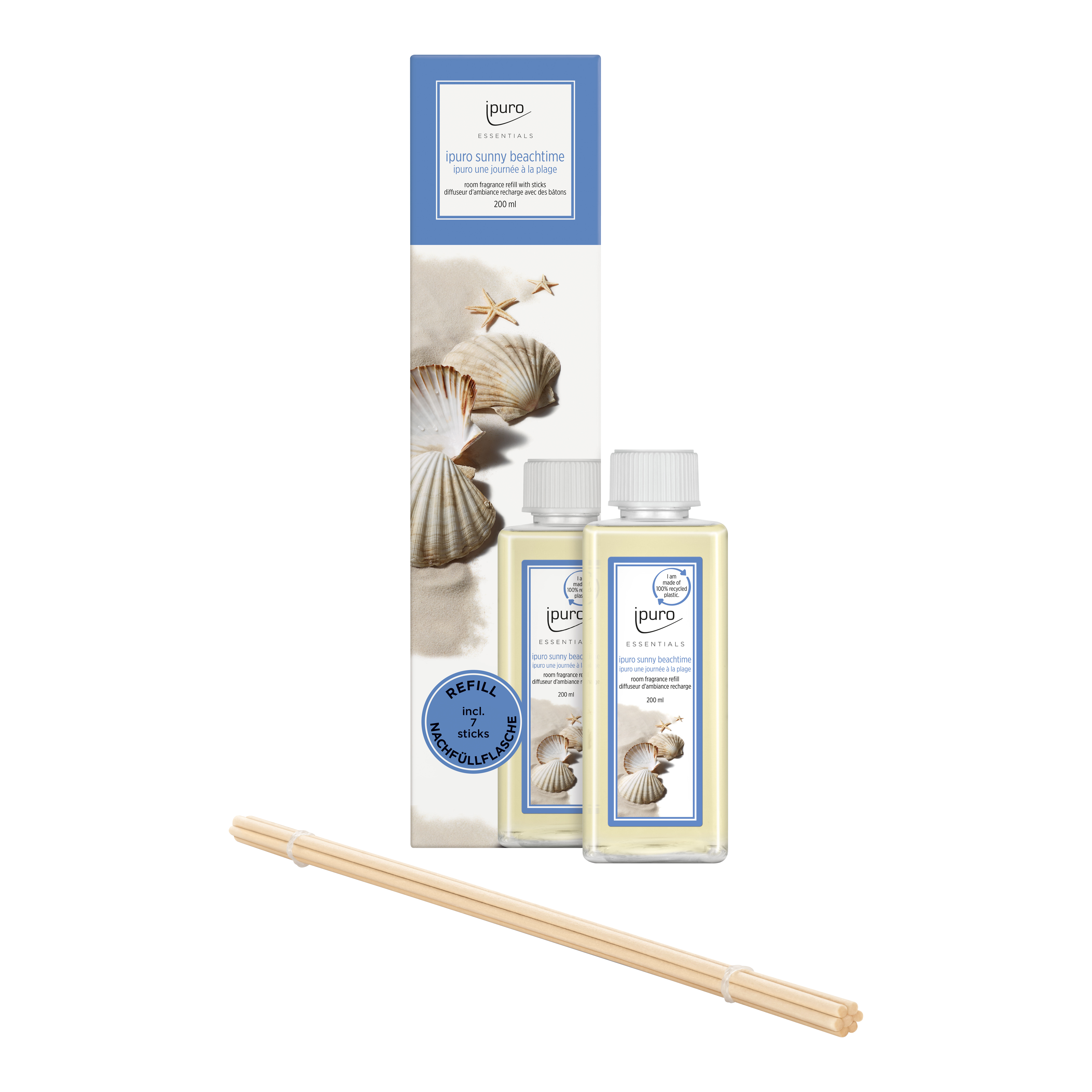 Ein Flakon von ESSENTIALS ipuro sunny beachtime Raumduft-Nachfüller von ipuro, mit einer Schachtel mit Muschel- und Seesternmotiven und Holzstäbchen, erfüllt Ihren Raum mit frischen Grapefruit- und Jasminnoten.