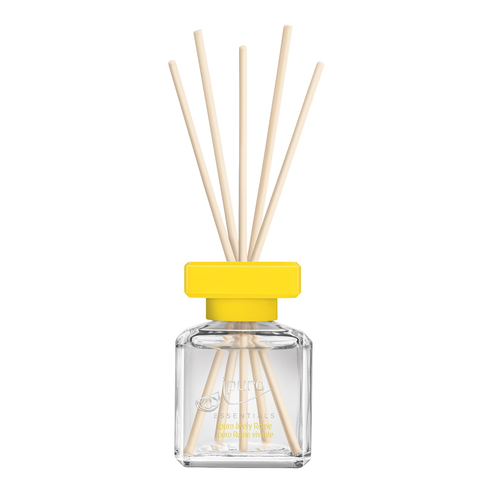 Der ESSENTIALS ipuro lively rome Raumduft von ipuro besteht aus einer klaren Glasflasche mit leuchtend gelber Kappe, die mit einer Duftflüssigkeit gefüllt ist und aus der sich naturfarbene Stäbchen auffächern.