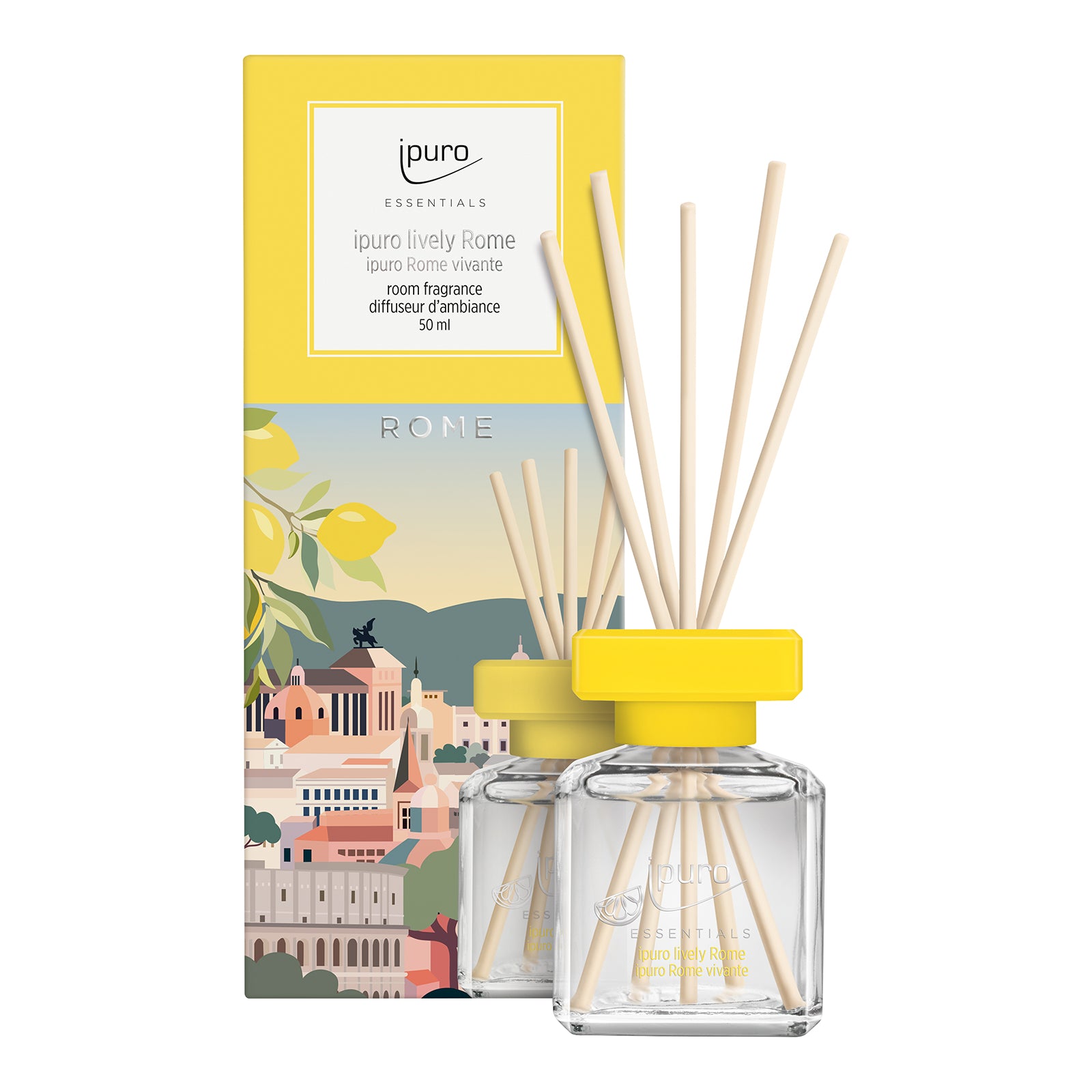Ein klarer Glasflakon mit gelber Kappe und Schilfrohrstäbchen steht vor einer Verpackung, die mit bunten Wahrzeichen Roms verziert ist. Auf dem Etikett steht ESSENTIALS ipuro lively rome Raumduft von ipuro, mit einem einladenden Limoncello-Duft.
