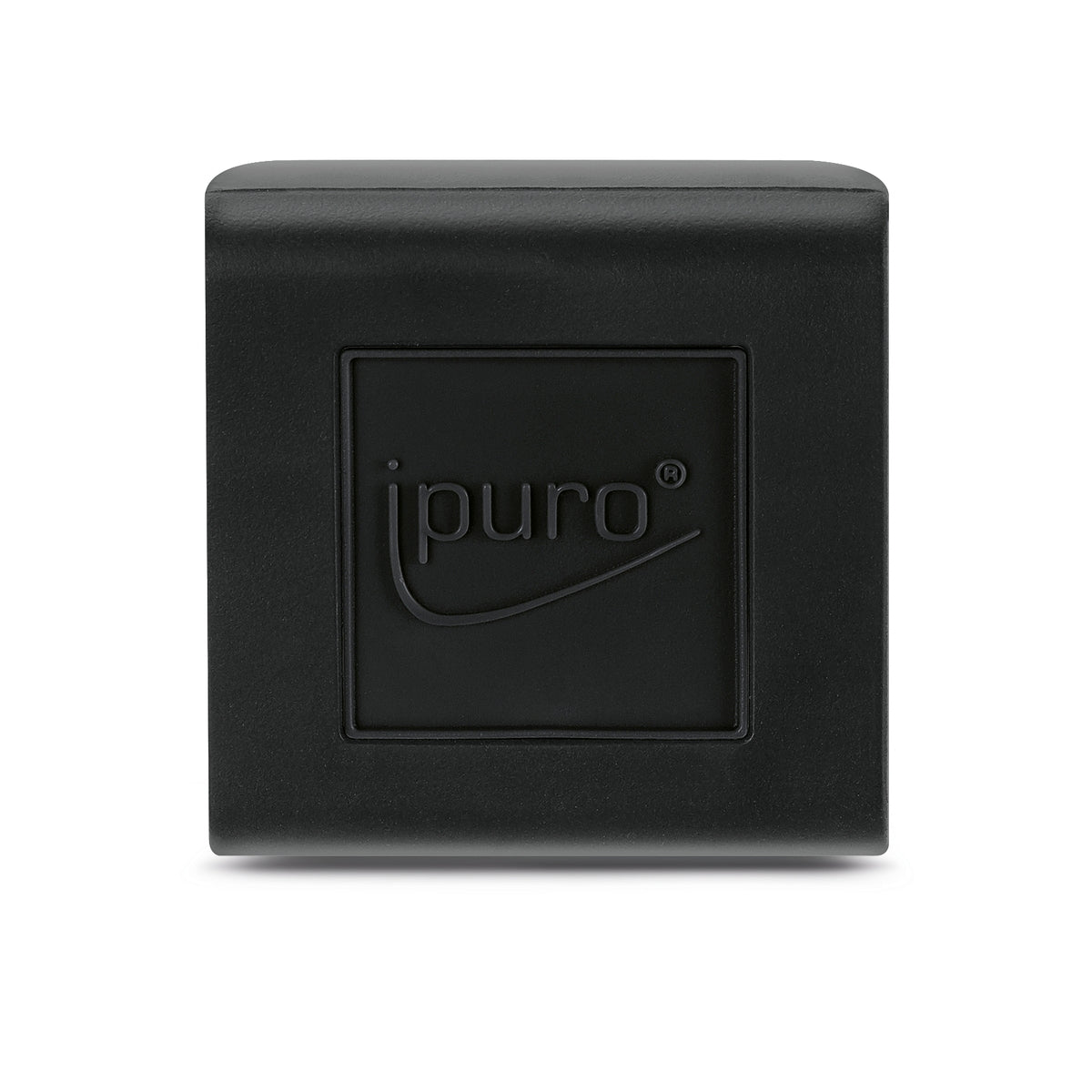 Eine schwarze, rechteckige Schachtel mit abgerundeten Kanten und dem ipuro-Logo auf der Vorderseite enthält den ESSENTIALS ipuro black bamboo Autoduft von ipuro, fotografiert vor weißem Hintergrund und mit einem krautig-frischen Duft.