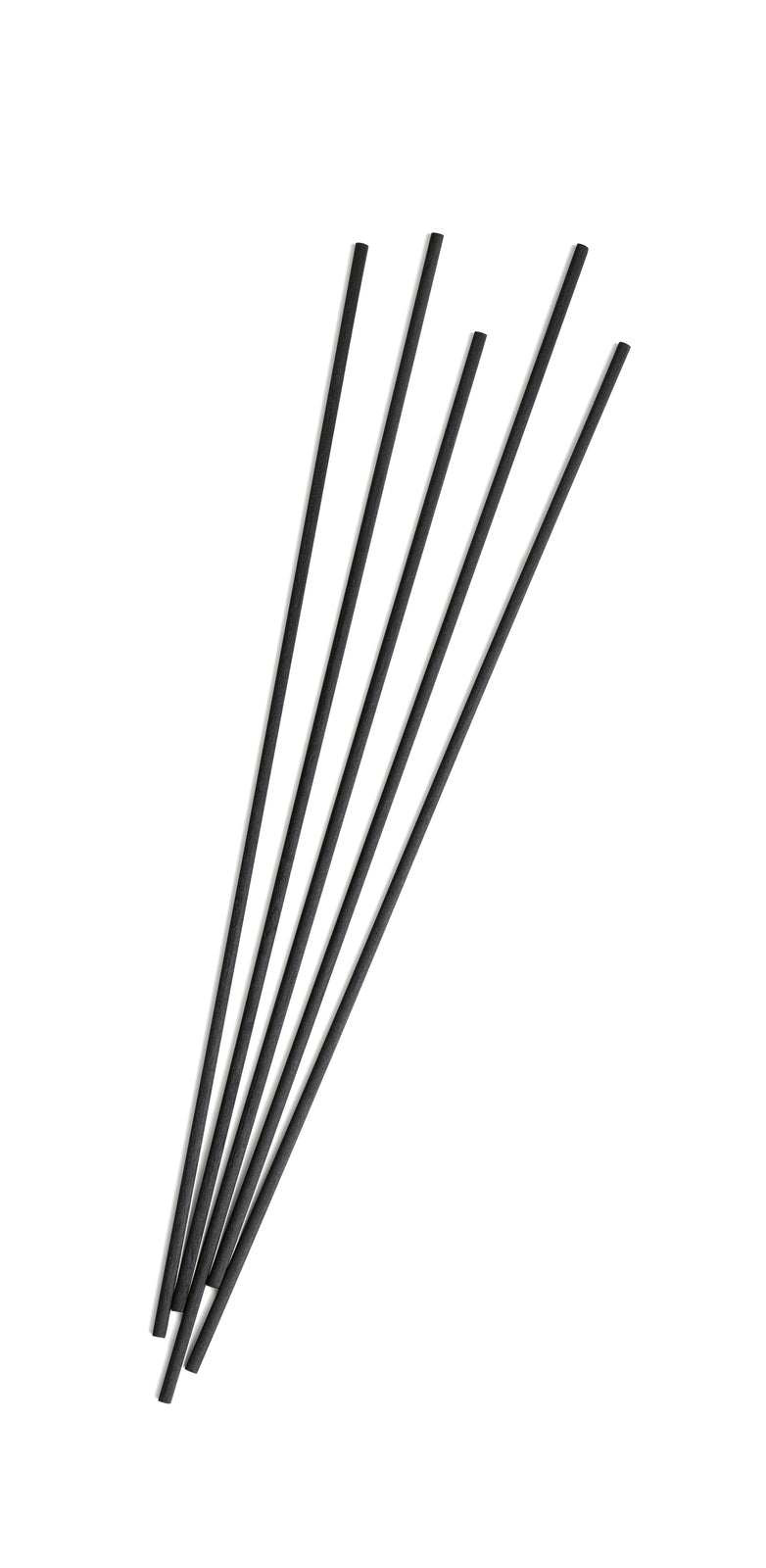 Fünf ipuro black Sticks für 240ml von ipuro, ideal für Diffusoren, sind in einer aufgefächerten Anordnung auf weißem Hintergrund zu sehen.