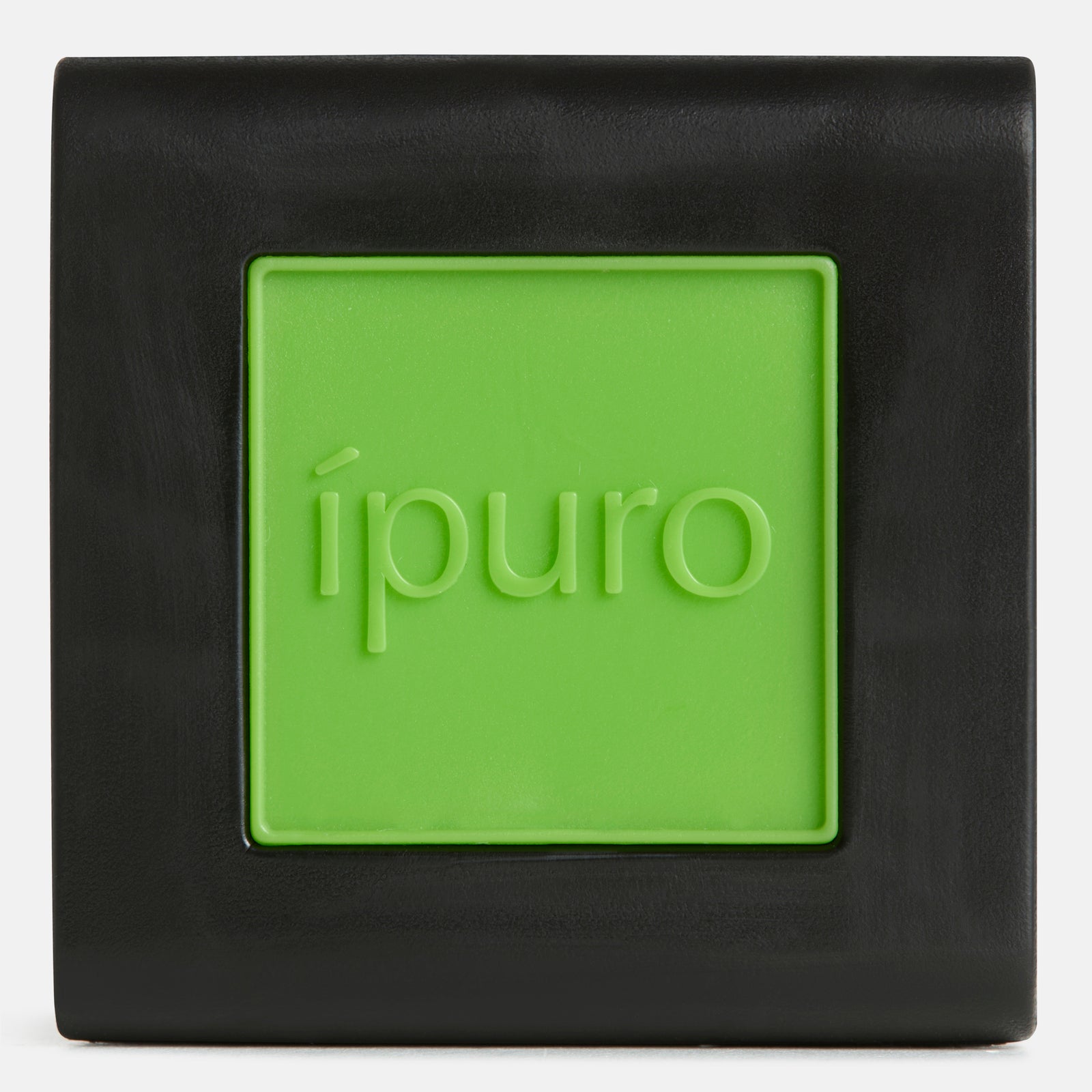 Ein schwarzer, quadratischer Rahmen mit einem leuchtend grünen Zentrum zeigt das ipuro-Logo in Kleinbuchstaben, das an Frische und den belebenden Duft von Limette erinnert - ipuro lime light Autoduft von ipuro.